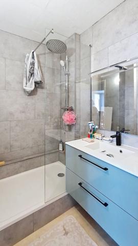 Beau T3 rénové de 70 m² au 9ème étage avec 2 balcons à POITIERS