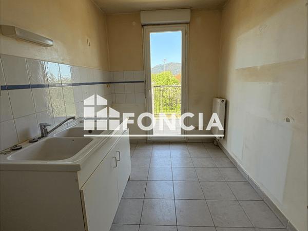 Location Appartement 3 pièces 63.05 m² - RESIDENCE L'OISEAU BLEU - 46 CHEMIN DE LA TOUR Brignoles 83170