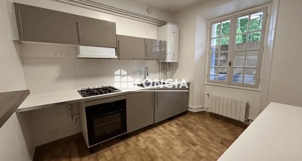 Location Appartement 3 pièces 62.27 m² - Cabannes 13440