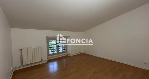Location Appartement 3 pièces 62.27 m² - Cabannes 13440