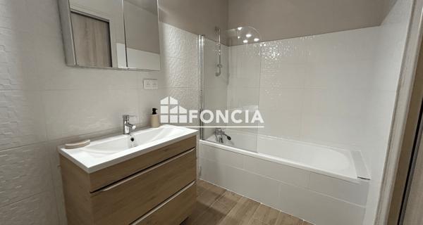 Location Appartement 3 pièces 62.27 m² - Cabannes 13440