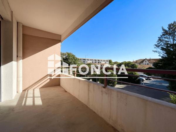 Location Appartement 3 pièces 73.74 m² - 1 RUE MONTEAUX - 14/16/18 BD L'HUILLIER Istres 13800