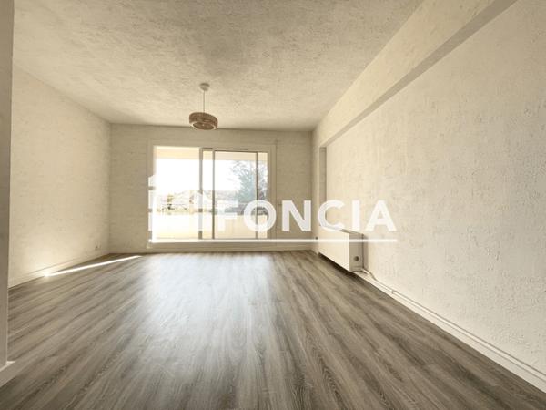 Location Appartement 3 pièces 73.74 m² - 1 RUE MONTEAUX - 14/16/18 BD L'HUILLIER Istres 13800