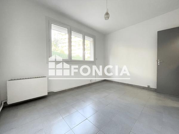 Location Appartement 3 pièces 73.74 m² - 1 RUE MONTEAUX - 14/16/18 BD L'HUILLIER Istres 13800