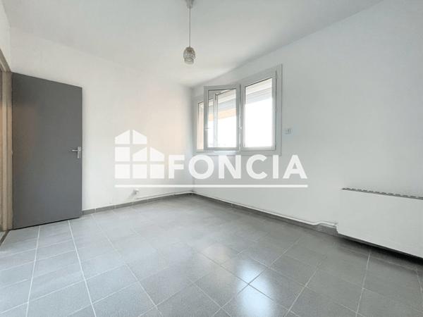 Location Appartement 3 pièces 73.74 m² - 1 RUE MONTEAUX - 14/16/18 BD L'HUILLIER Istres 13800