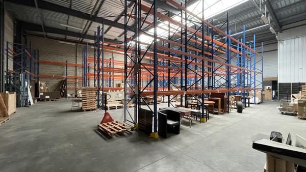 Local D’activité 1200m² – Tierce