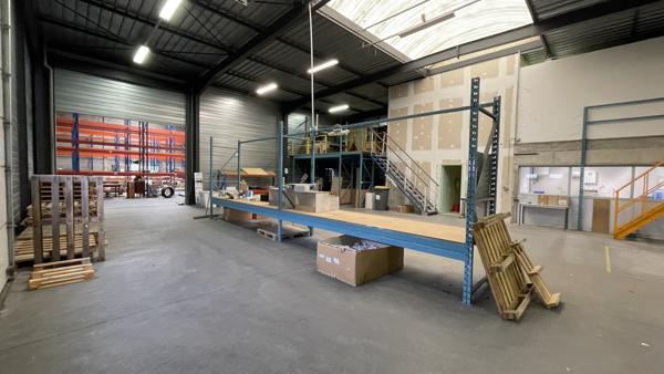 Local D’activité 1200m² – Tierce