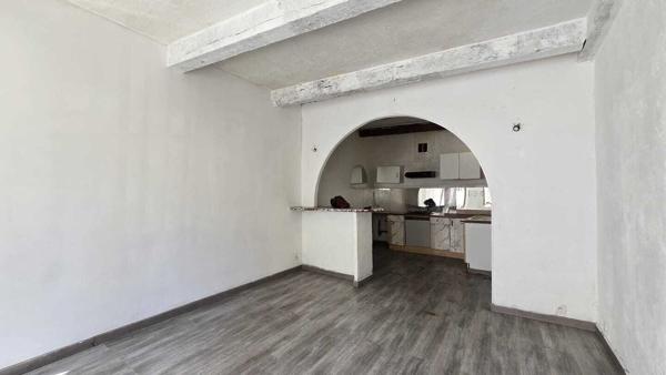 Maison de ville de 80 m² avec terrasse et cave