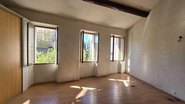 Maison de ville de 80 m² avec terrasse et cave