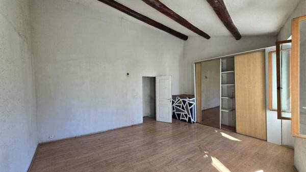 Maison de ville de 80 m² avec terrasse et cave