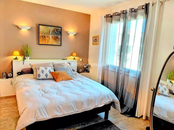 Vente                                                      Villa
                        
                     6 pièces                      196 m2                     à Soual