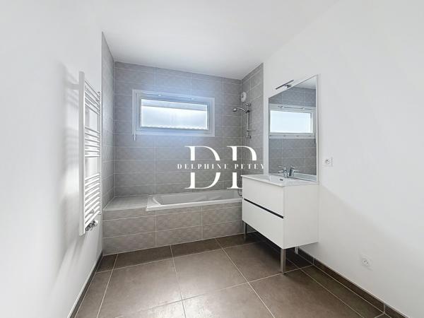 appartement à vendre 4 pièces de 109,12 m2 AMBILLY (74)