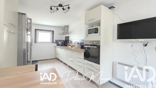 Maison à vendre 5 pièces 97 m² Épône