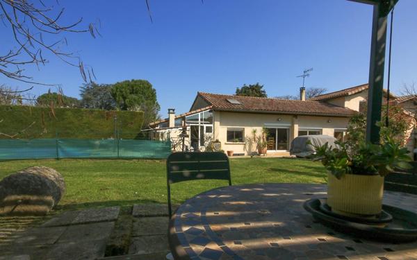 Maison à vendre    9 pièces •  Chanos-Curson