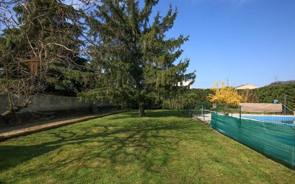Maison à vendre    9 pièces •  Chanos-Curson