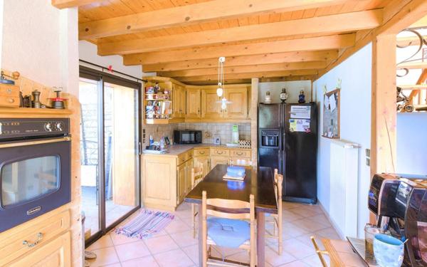 Maison à vendre    9 pièces •  Chanos-Curson