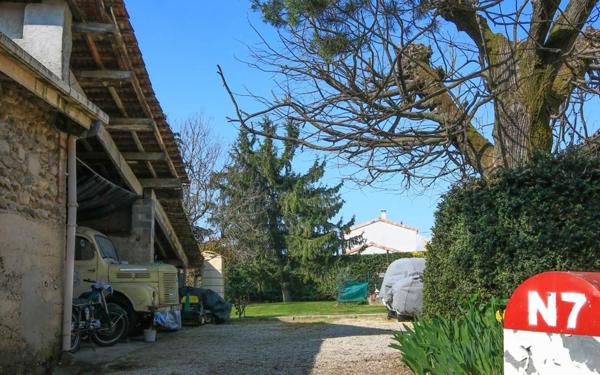 Maison à vendre    9 pièces •  Chanos-Curson