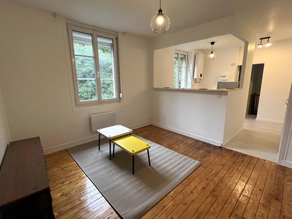 A LOUER STUDIO meublé refait à neuf 34 m² avec parking
