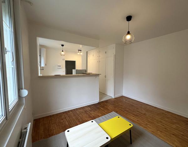 A LOUER STUDIO meublé refait à neuf 34 m² avec parking