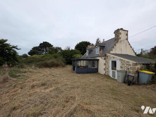 PLEUMEUR-BODOU - Maison en pierre à rénover, plage à pied – terrain de 3 286 m²