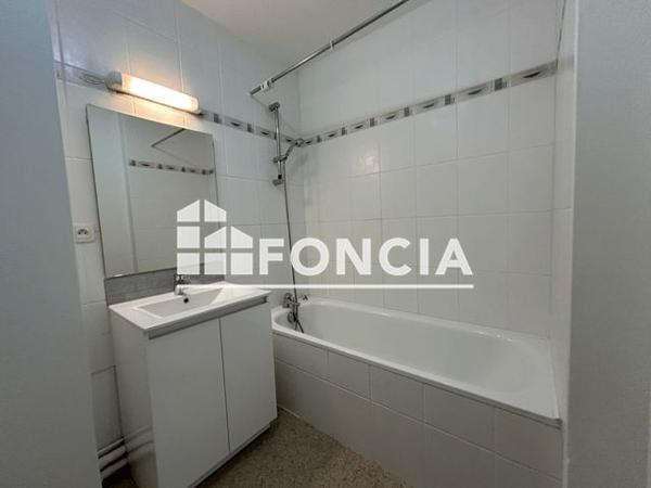 Location Appartement 3 pièces 65.9 m² - 18 RUE PAUL GAUGUIN Janze 35150