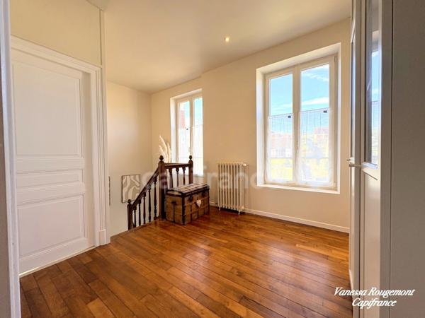 À vendre – Maison bourgeoise rénovée avec charme et de belles prestations, au Val-de-Mercy (89)