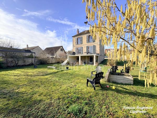 À vendre – Maison bourgeoise rénovée avec charme et de belles prestations, au Val-de-Mercy (89)