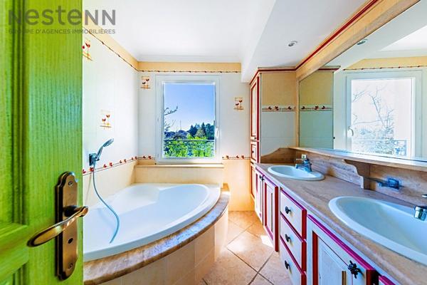 Appartement T4 avec terrasse, jardin et parking