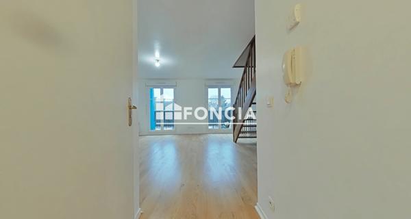 Location Appartement 3 pièces 65.12 m² - Corbeil-essonnes 91100
