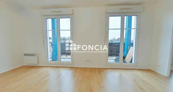 Location Appartement 3 pièces 65.12 m² - Corbeil-essonnes 91100
