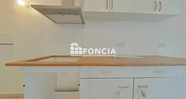 Location Appartement 3 pièces 65.12 m² - Corbeil-essonnes 91100