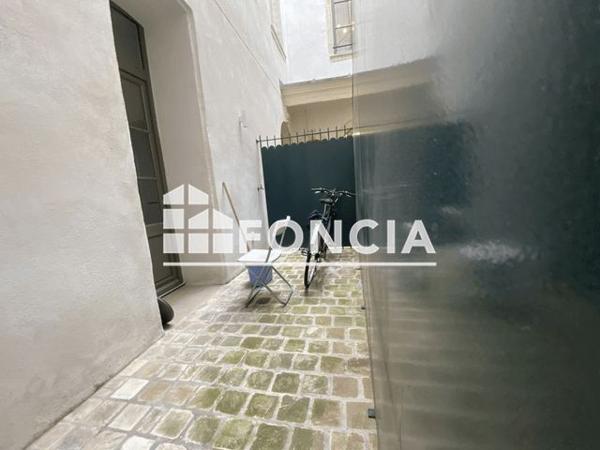 Location Appartement 2 pièces 33.72 m² - 7 RUE FRESQUE Nimes 30000