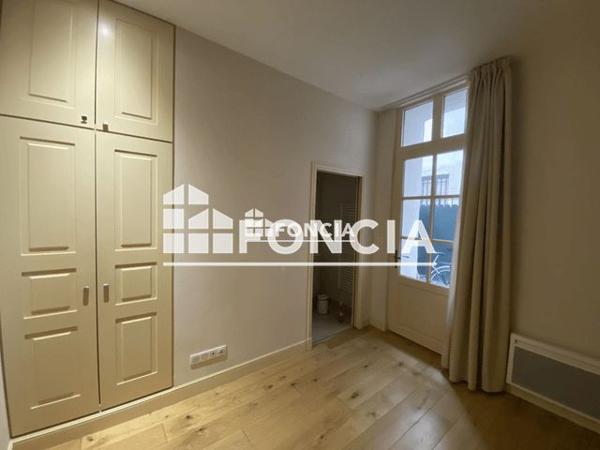 Location Appartement 2 pièces 33.72 m² - 7 RUE FRESQUE Nimes 30000