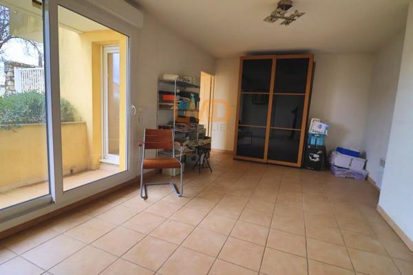 Appartement ou local profession libérale 60m2 centre Saint-Maximin