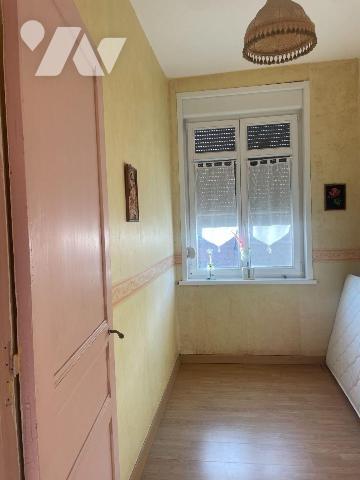 A VENDRE DANS LE NORD A BAILLEUL (59) MAISON DE VILLE AVEC UN EXTERIEUR DE 80m², ET DEPENDANCE ...
