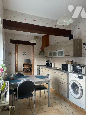 A VENDRE DANS LE NORD A BAILLEUL (59) MAISON DE VILLE AVEC UN EXTERIEUR DE 80m², ET DEPENDANCE ...