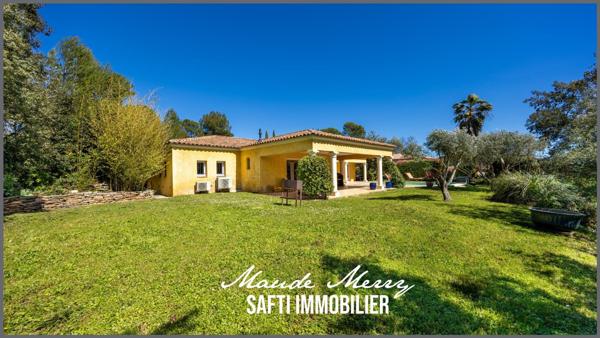 Villa au sein du golf de Barbaroux - villa plain pied de 120 m2 - 3 chambres et 2 pièces d'eau - piscine - garage et terrain de 1648 m2