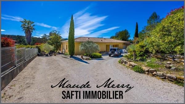 Villa au sein du golf de Barbaroux - villa plain pied de 120 m2 - 3 chambres et 2 pièces d'eau - piscine - garage et terrain de 1648 m2