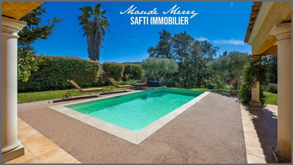 Villa au sein du golf de Barbaroux - villa plain pied de 120 m2 - 3 chambres et 2 pièces d'eau - piscine - garage et terrain de 1648 m2