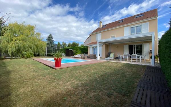 Maison à vendre    6 pièces • 145 m2 Périgny