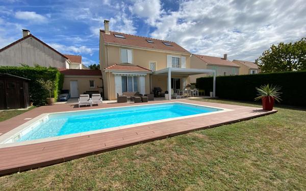 Maison à vendre    6 pièces • 145 m2 Périgny