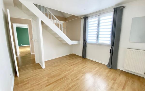 Maison à vendre    6 pièces • 145 m2 Périgny