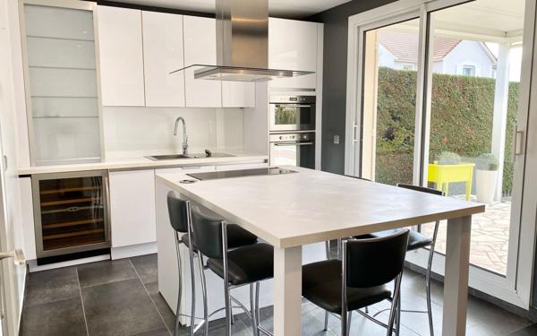 Maison à vendre    6 pièces • 145 m2 Périgny