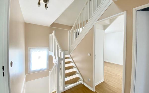 Maison à vendre    6 pièces • 145 m2 Périgny