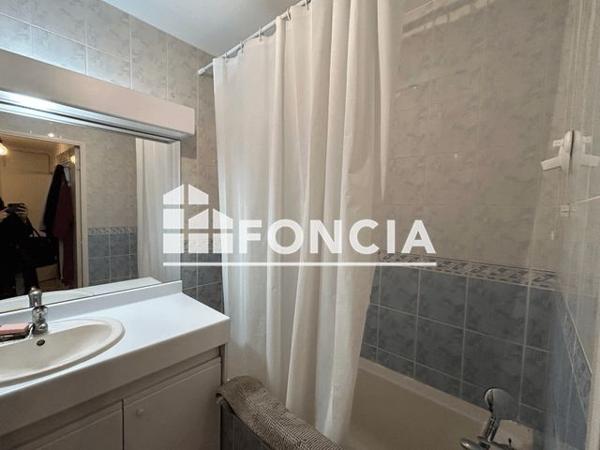 Location Appartement 3 pièces 67.16 m² - 10 RUE JEAN OTTAVI Villeurbanne 69100