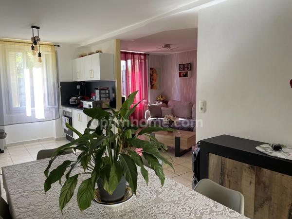 SOUESMES, Immeuble de rapport avec trois appartements dont deux déjà loués