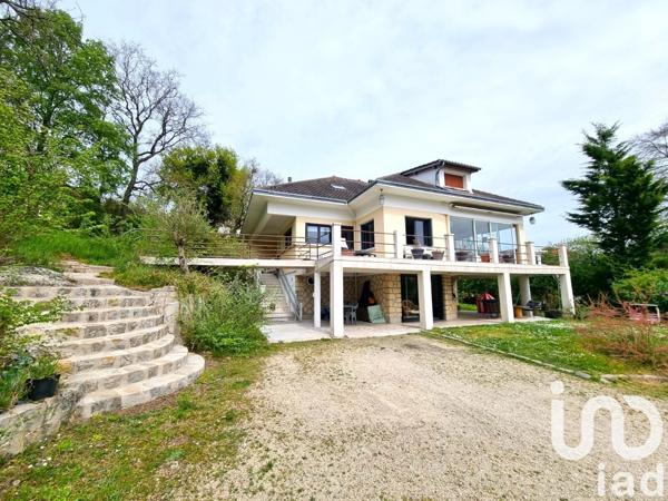 Maison traditionnelle 10 pièces de 275 m² à Maisse (91720)