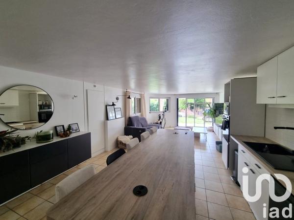 Maison traditionnelle 10 pièces de 275 m² à Maisse (91720)