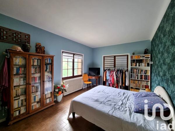 Maison traditionnelle 10 pièces de 275 m² à Maisse (91720)