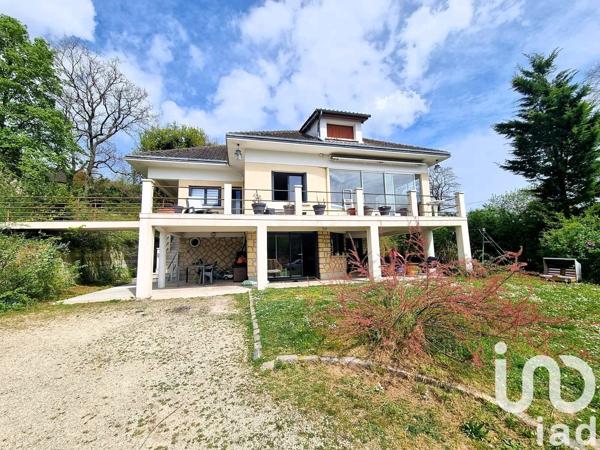 Maison traditionnelle 10 pièces de 275 m² à Maisse (91720)